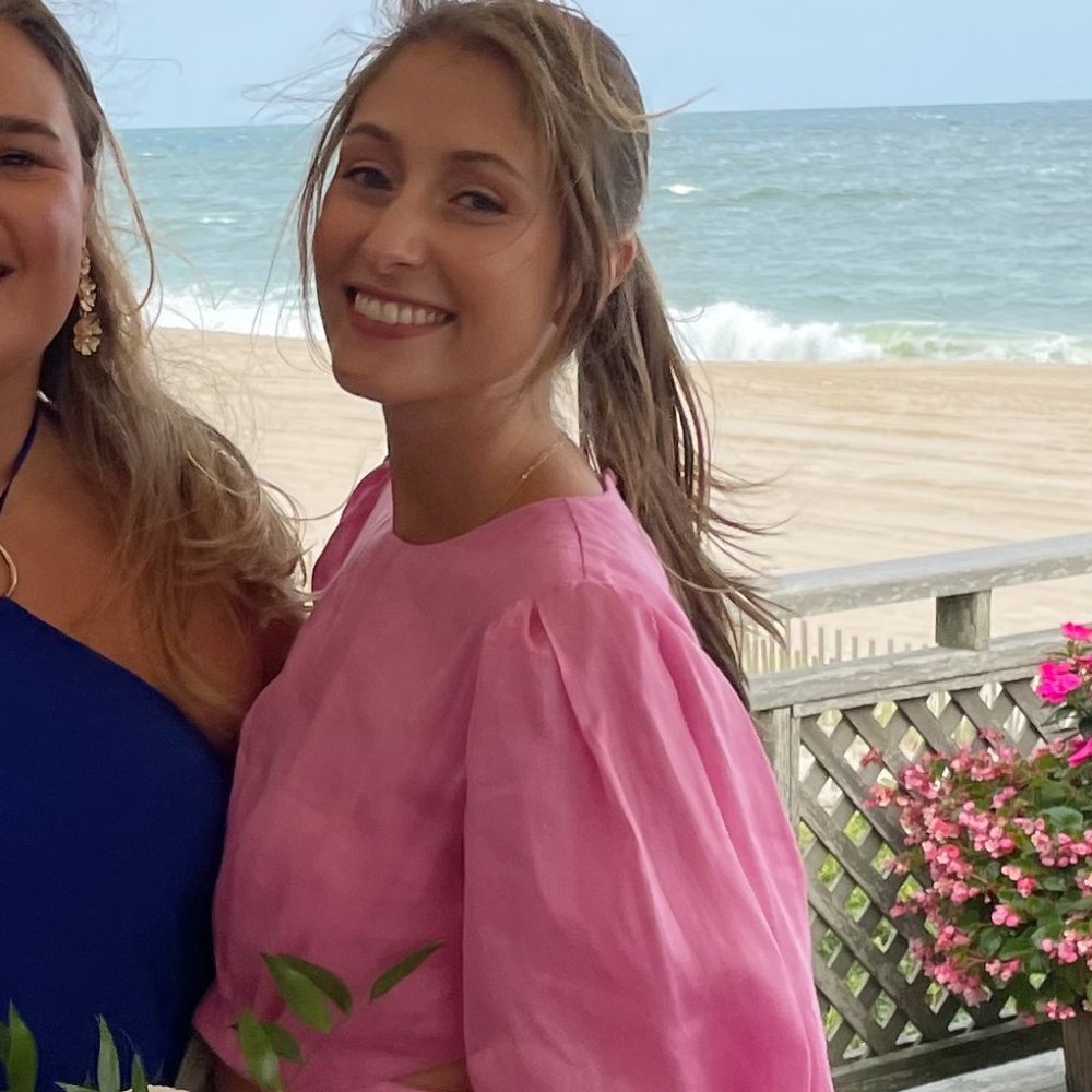 Meet your Posher, Nina